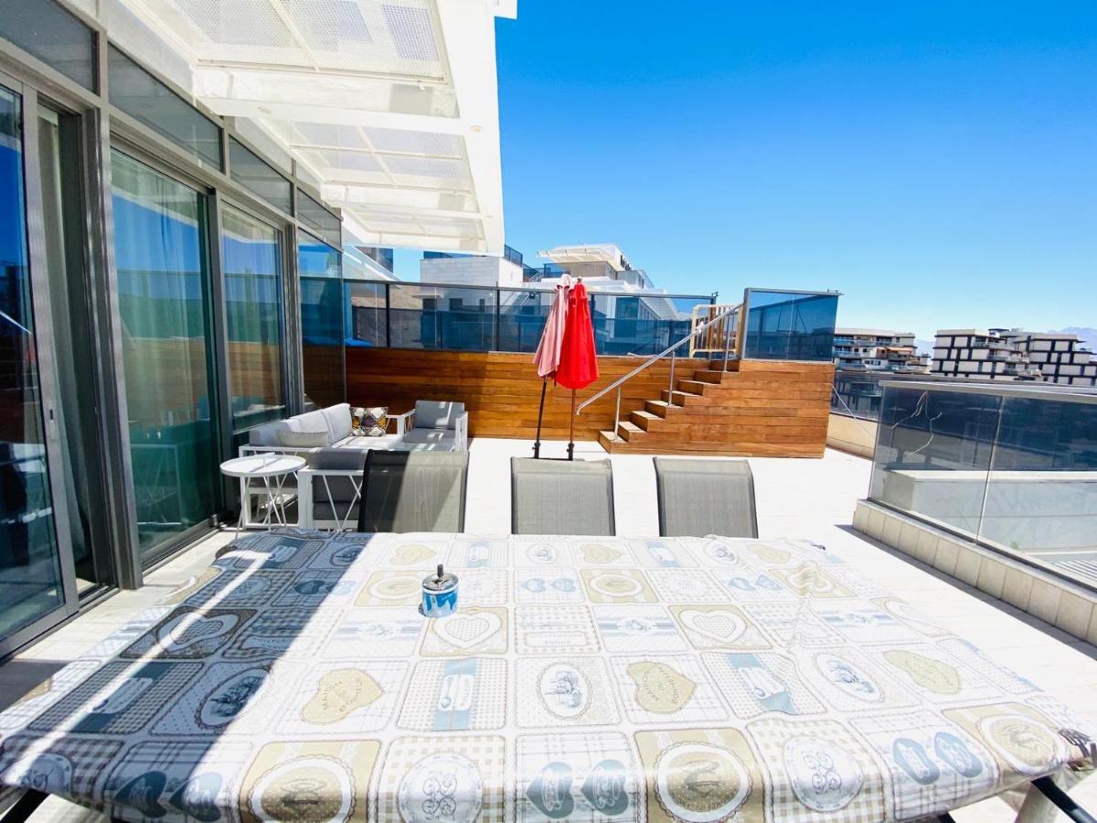 Ferienwohnung Stunning Penthouse With Sea Views And Private Heated Pool Eilat Exterior foto